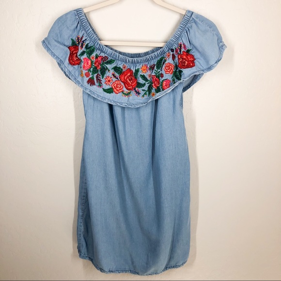 ❌SOLD❌ H&M Embroidered Off The Shoulder Chambray Dress 2 - Picture 2 of 7